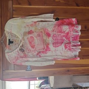 Beautiful pink and cream 3/4 sleeve shirt.